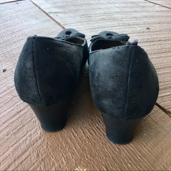 GAP black wedge heels size 7 with cutouts and bow - Picture 4 of 8